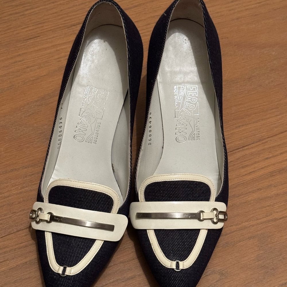 Heels Salvatore Ferragamo with denim cover perfect condition.